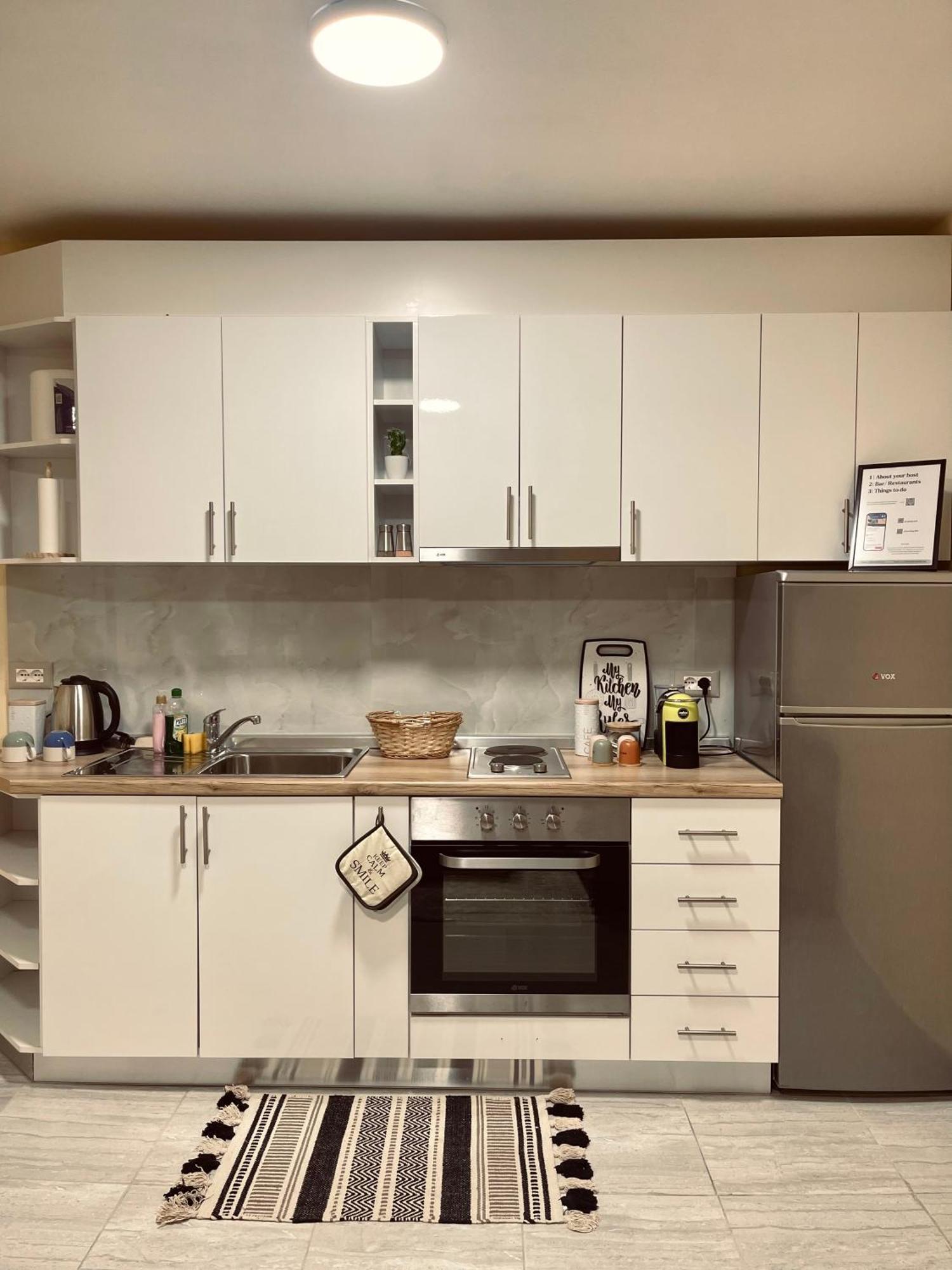 Urban Apartment In Blloku Тирана Екстериор снимка
