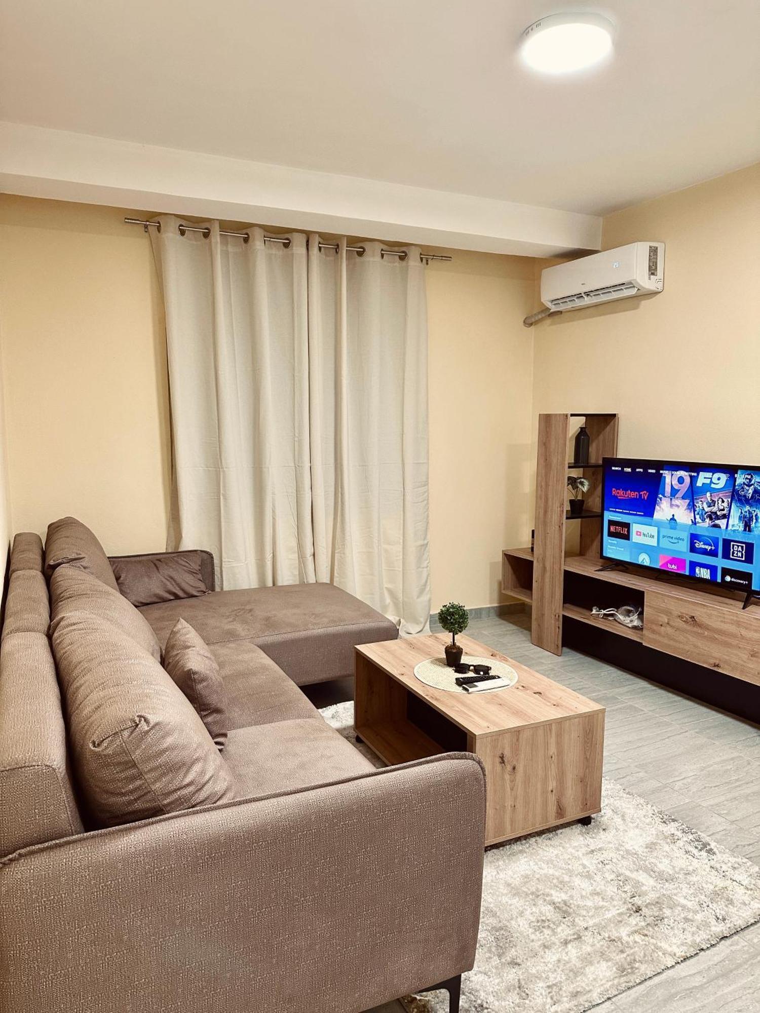 Urban Apartment In Blloku Тирана Екстериор снимка
