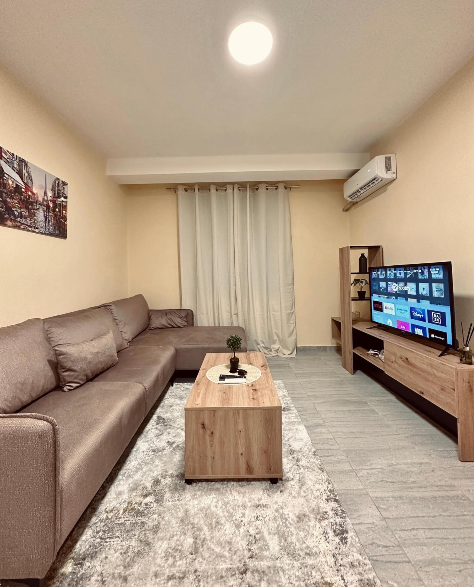 Urban Apartment In Blloku Тирана Екстериор снимка