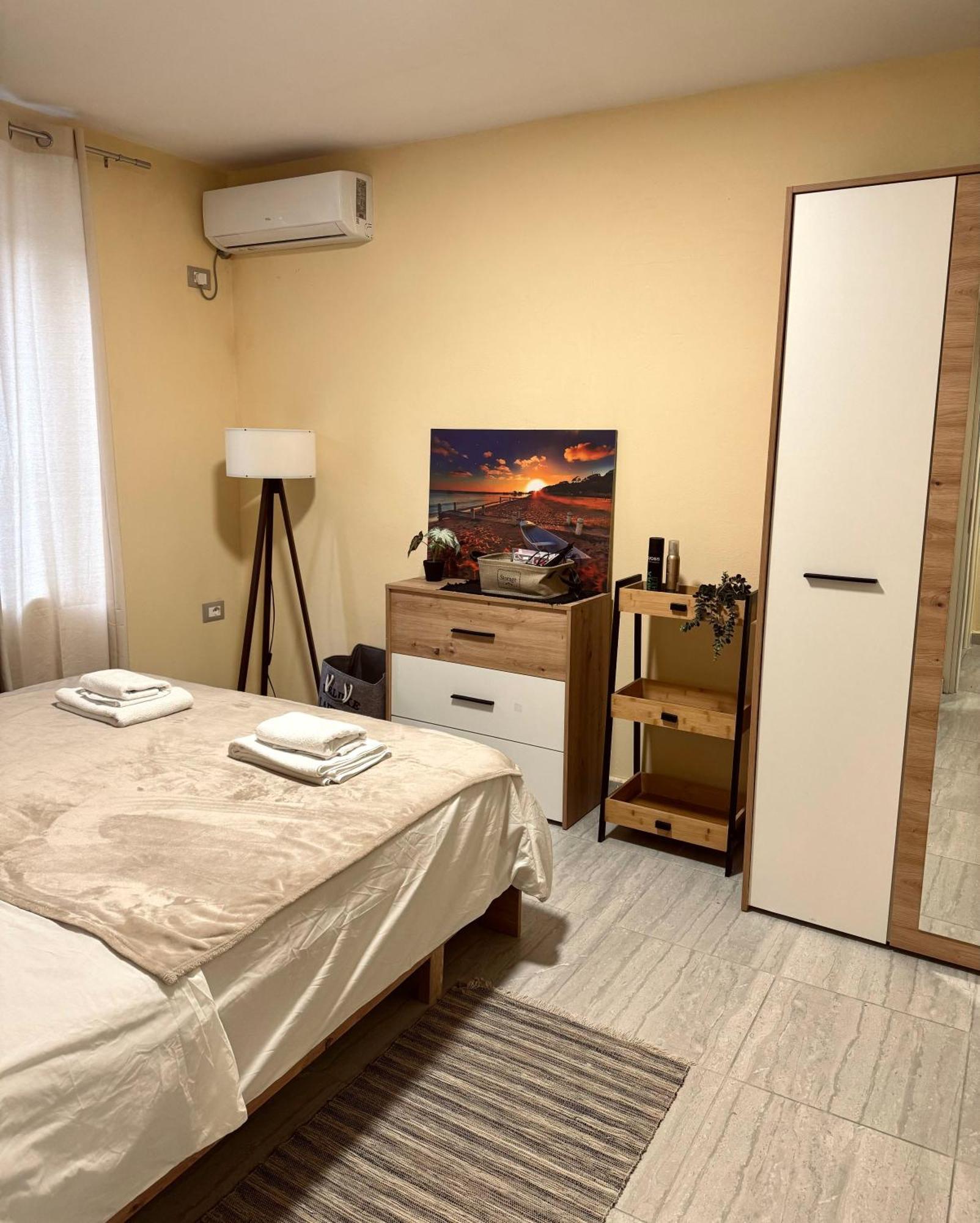 Urban Apartment In Blloku Тирана Екстериор снимка