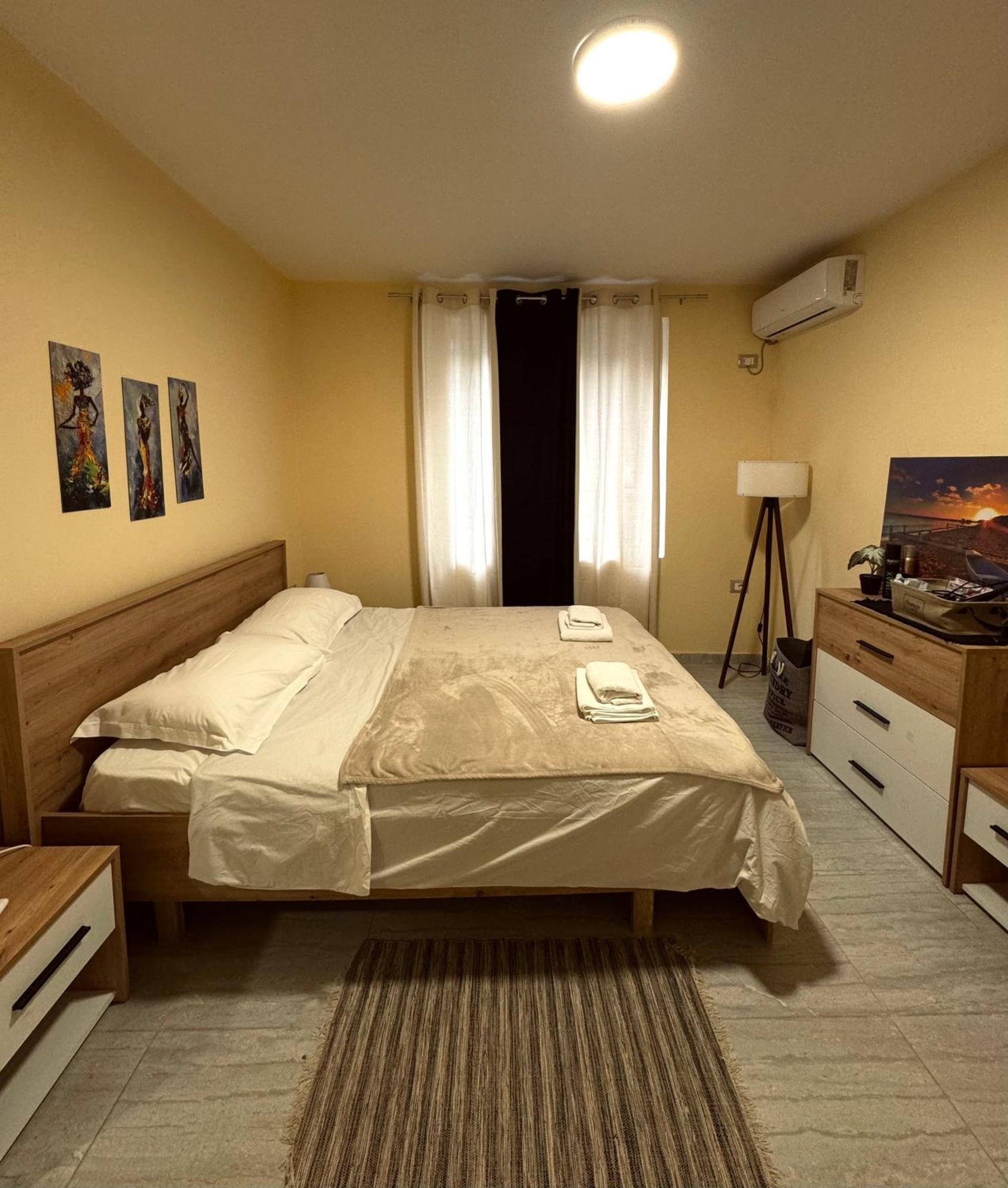 Urban Apartment In Blloku Тирана Екстериор снимка